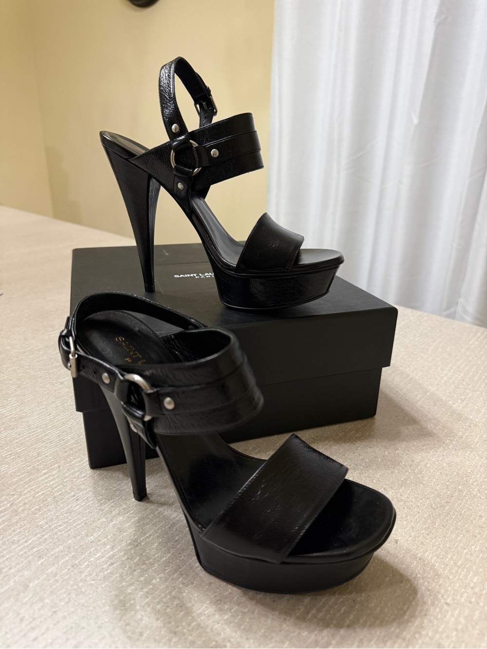 Saint Laurent Paris Lido Nero heels